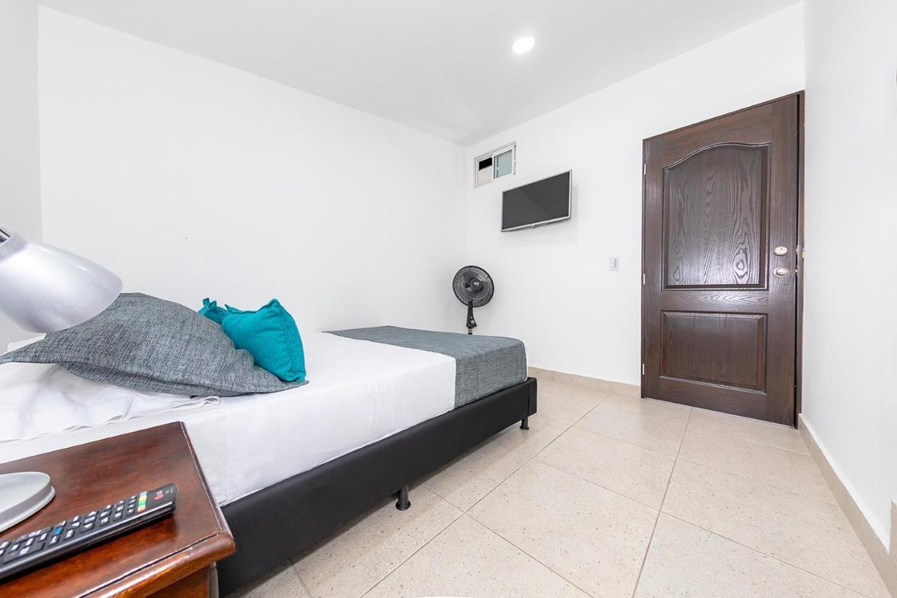 Hotel Ayenda Palo Alto Medellín Esterno foto
